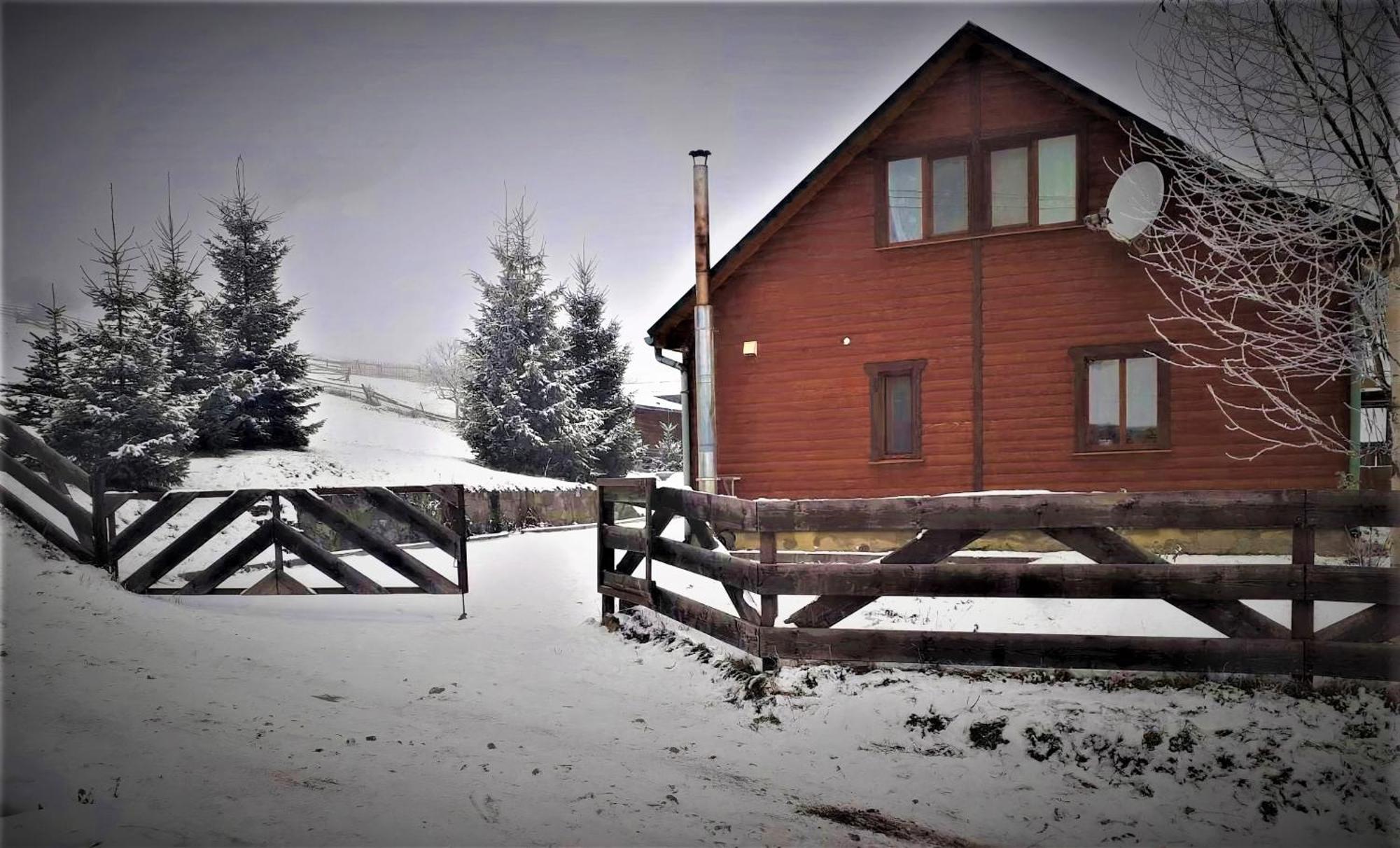 Cottage Ozerniy Lazeshchyna Exterior photo