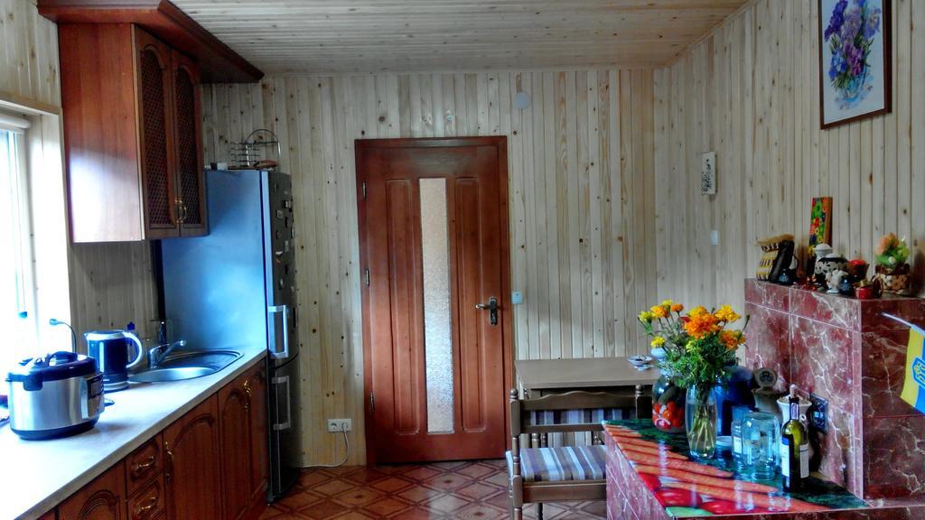Cottage Ozerniy Lazeshchyna Room photo